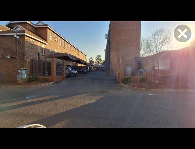 1 BEDROOM SECTIONAL TITLE FOR SALE IN KEMPTON PARK AH